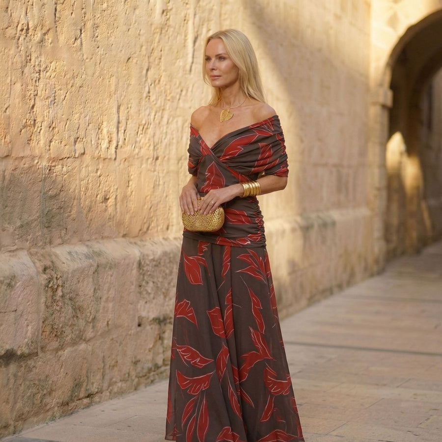Poppy | Chic Leaf-Embellished Dress